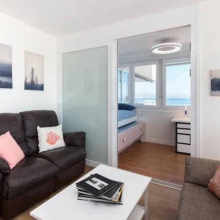 Apartment Magic Of The Ocean, Front Line In Playamar-parking, Sea Views, Pool, Tenis, Paddle, Wifi And Aircon *