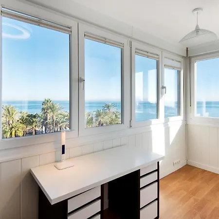 Apartment Magic Of The Ocean, Front Line In Playamar-parking, Sea Views, Pool, Tenis, Paddle, Wifi And Aircon Torremolinos