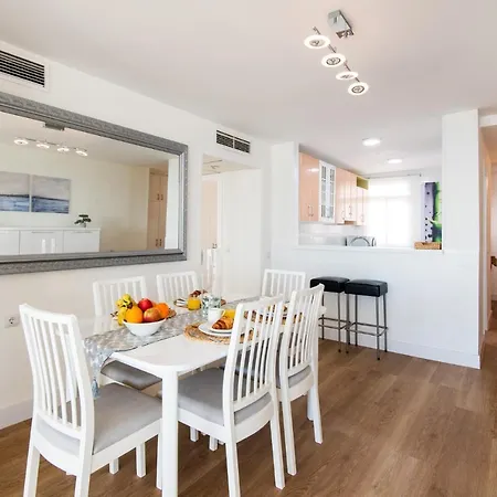Magic Of The Ocean, Front Line In Playamar-parking, Sea Views, Pool, Tenis, Paddle, Wifi And Aircon Apartment *