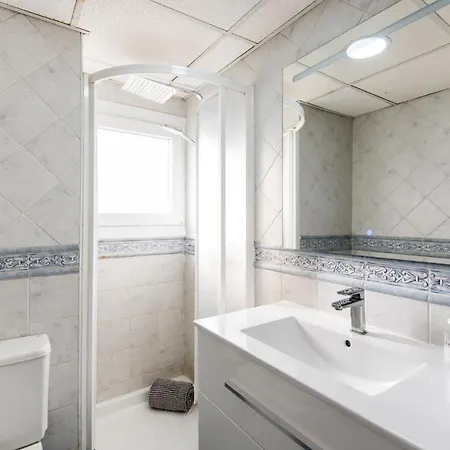 Apartment Magic Of The Ocean, Front Line In Playamar-parking, Sea Views, Pool, Tenis, Paddle, Wifi And Aircon *