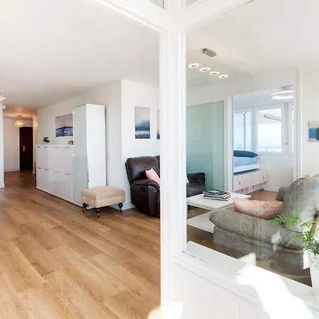 Magic Of The Ocean, Front Line In Playamar-parking, Sea Views, Pool, Tenis, Paddle, Wifi And Aircon Apartamento Torremolinos
