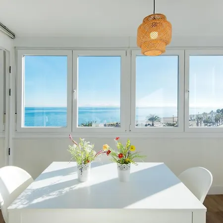 Lägenhet Magic Of The Ocean, Front Line In Playamar-parking, Sea Views, Pool, Tenis, Paddle, Wifi And Aircon