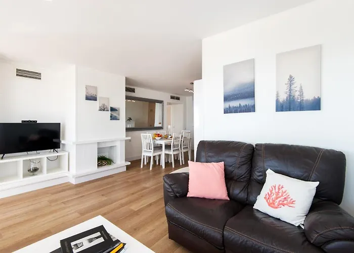 Magic Of The Ocean, Front Line In Playamar-parking, Sea Views, Pool, Tenis, Paddle, Wifi And Aircon Lägenhet