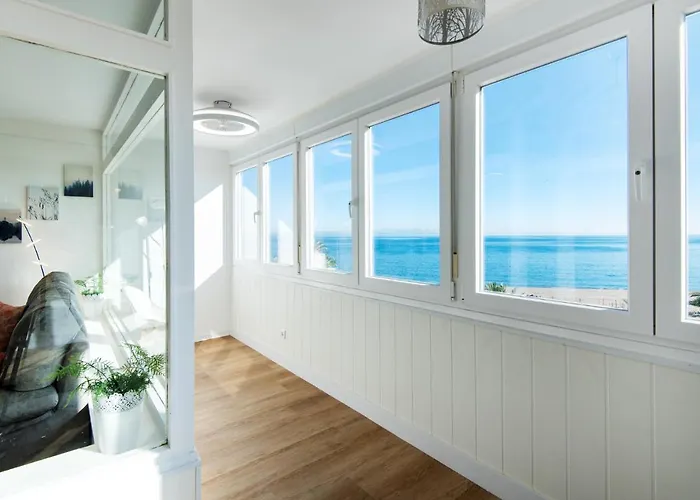 Magic Of The Ocean, Front Line In Playamar-parking, Sea Views, Pool, Tenis, Paddle, Wifi And Aircon Lägenhet *