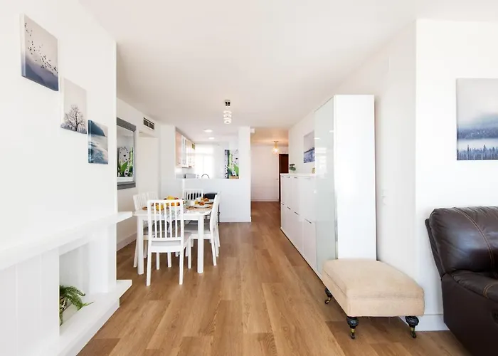 Magic Of The Ocean, Front Line In Playamar-parking, Sea Views, Pool, Tenis, Paddle, Wifi And Aircon Lägenhet *